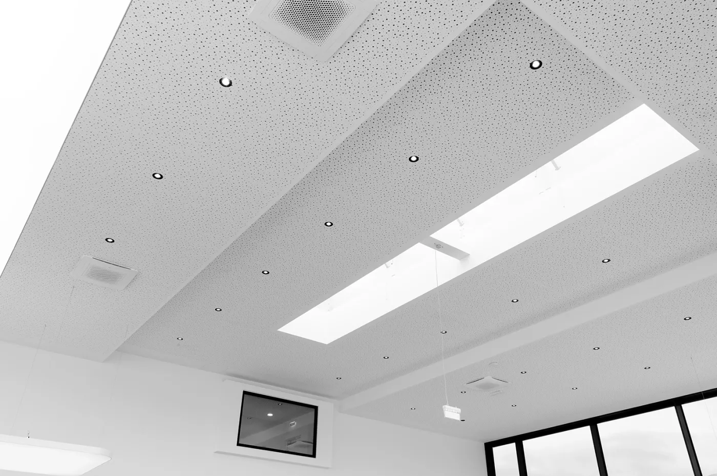 Abgehängte Decke W4 Business Campus Horn XIRO INNENAUSBAU