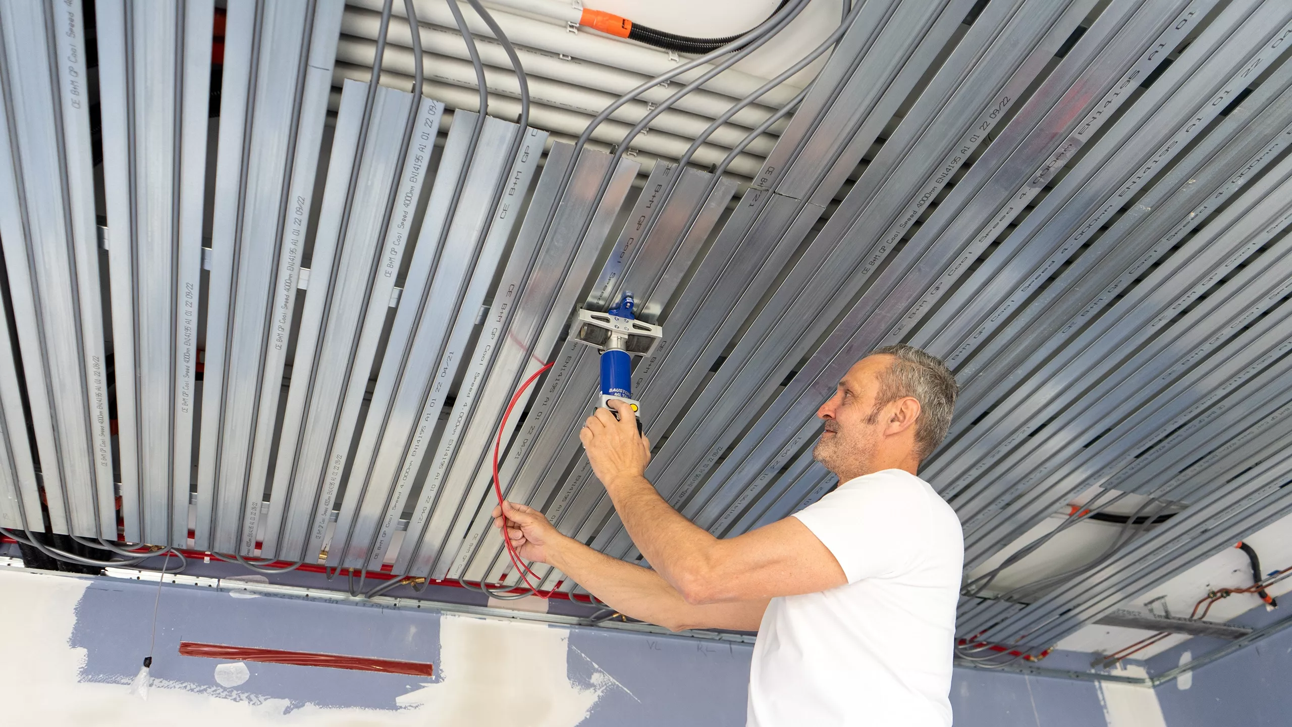 Klimadecken robotergestützte Montage