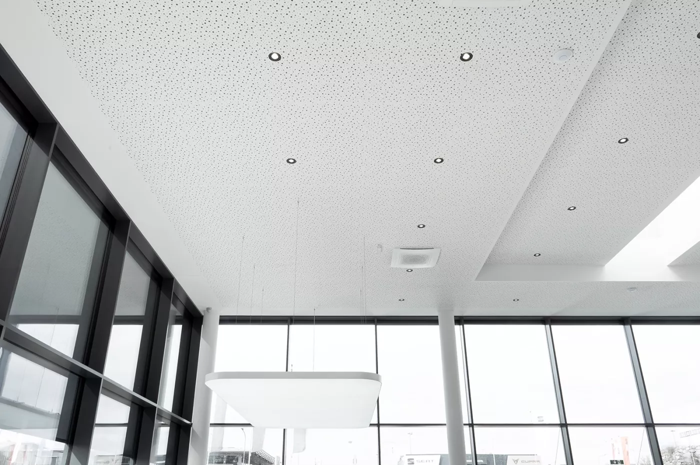 Abgehängte Decke W4 Business Campus Horn XIRO INNENAUSBAU